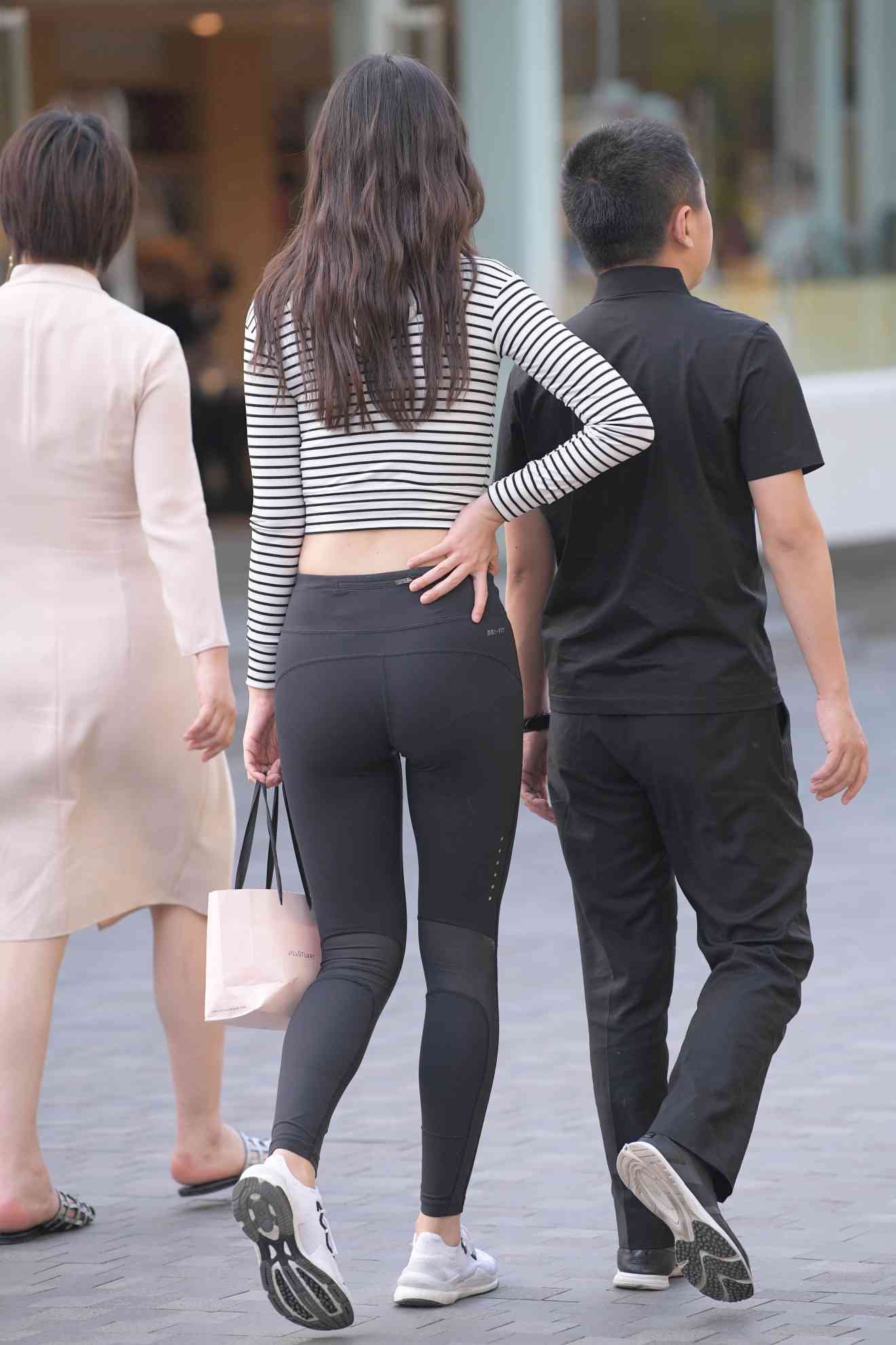 图片[3]-【免费】逛街的瑜伽裤女人【23P】04033-灰麻雀