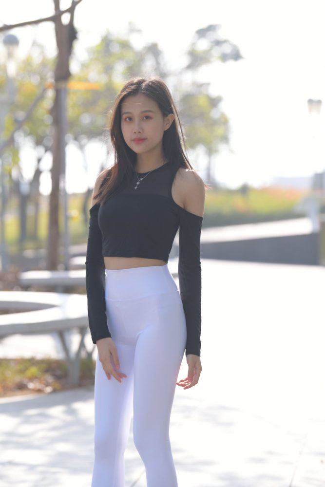 穿紧身白裤的端庄女孩 J1436 674P1V-22.2GB-灰麻雀