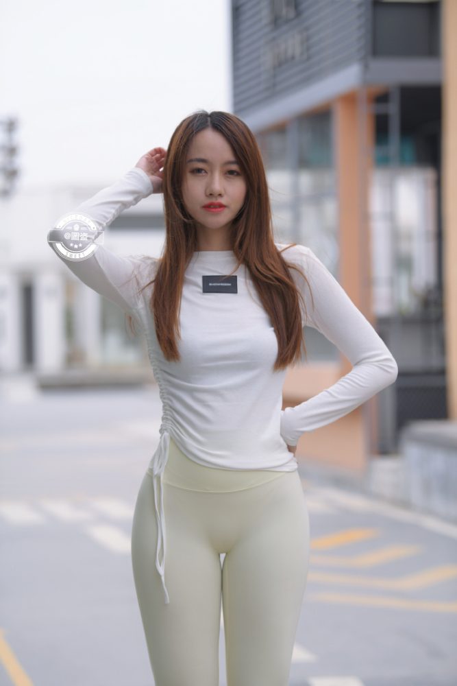 漂亮的白色瑜伽裤女孩 J1441 696P1V-21.4GB-灰麻雀