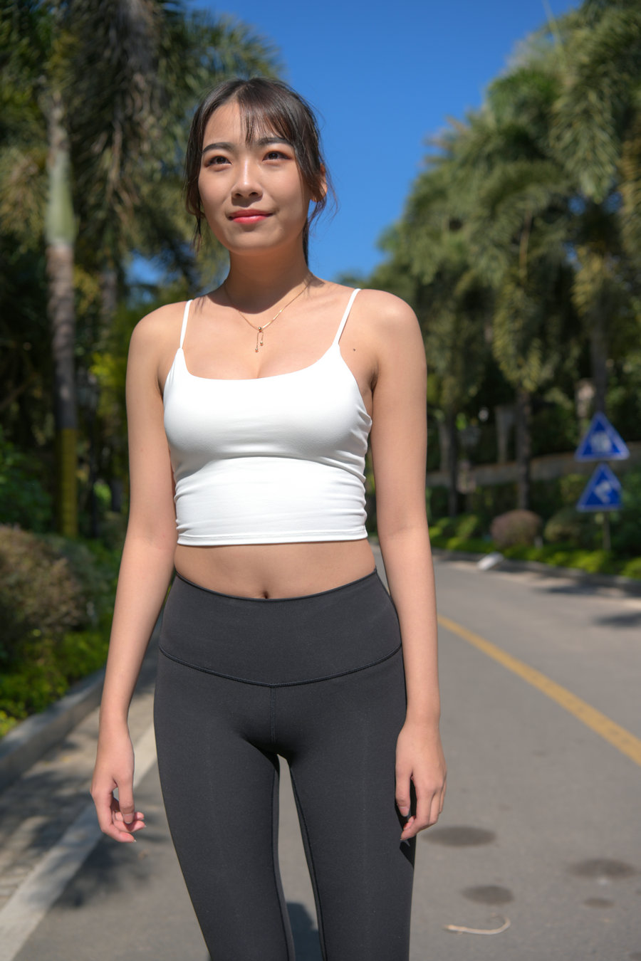 图片[1]-黑色瑜伽裤女孩 J0904 474P11V-15.7GB-灰麻雀