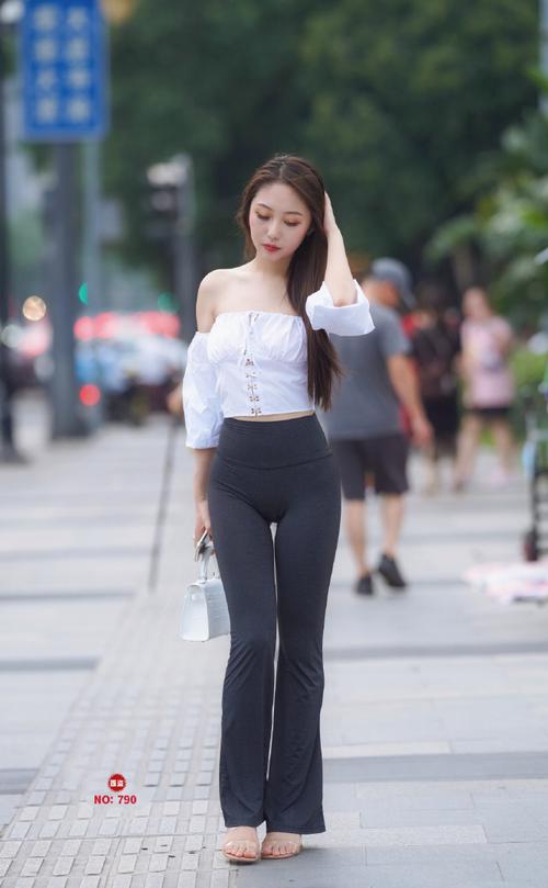 图片[1]-身材非常哇塞的瑜伽裤女孩  J1333 521P6V-21.6GB-灰麻雀