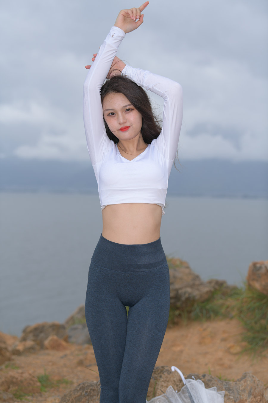 图片[2]-深蓝色瑜伽裤甜美女孩 J1320 514P2V-17.5GB-灰麻雀