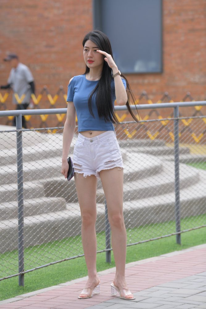 J3402 570P-11.4GB-灰麻雀