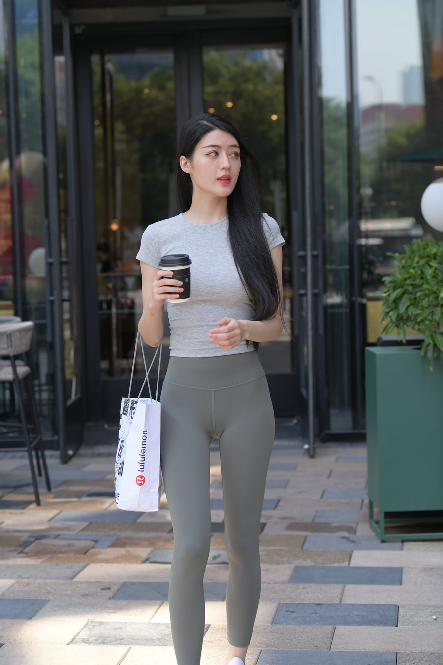 图片[4]-在外面逛街的瑜伽裤女孩J2240 449P1V-16.7GB-灰麻雀