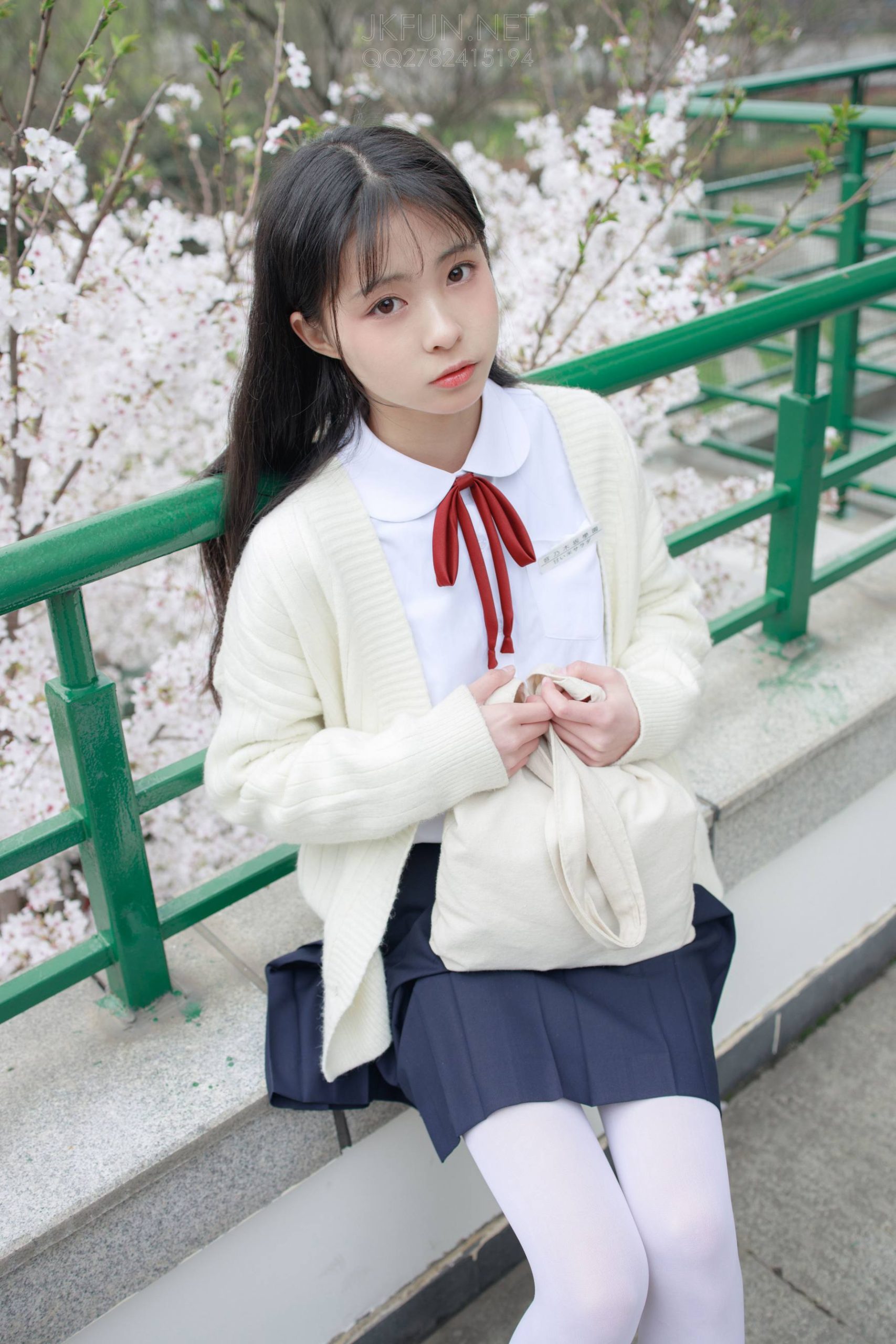 图片[1]-甜美可人的白丝姑娘【127P】20011-灰麻雀