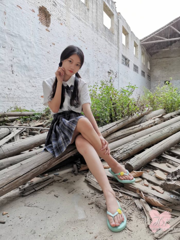 可爱的百褶裙双马尾女孩【167P】20029-灰麻雀