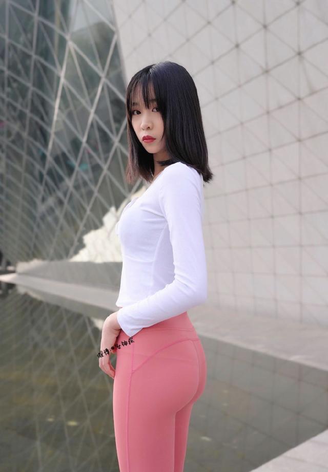 图片[4]-粉色瑜伽裤年轻女孩 J1311 417P17V-14.9GB-灰麻雀