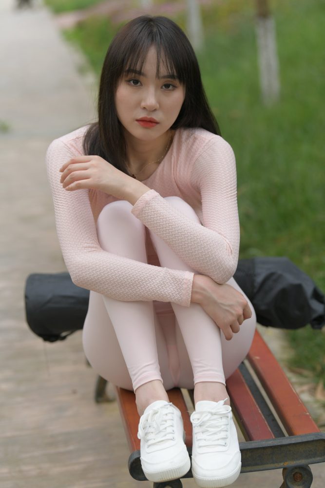 图片[1]-粉粉的瑜伽裤女孩太可爱了 J2090 854P1V-30.4GB-灰麻雀