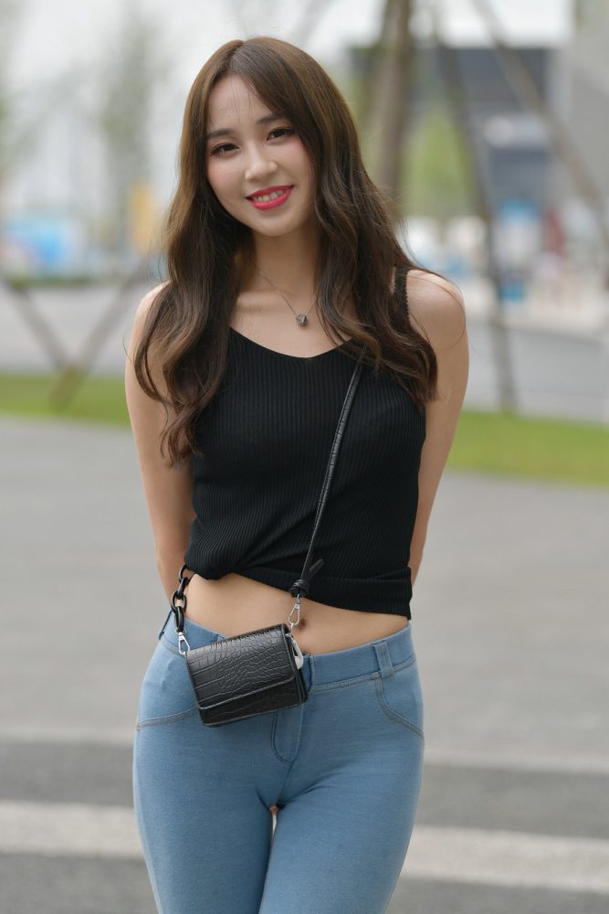 紧身牛仔裤女孩J3808 276P-3.31GB-灰麻雀