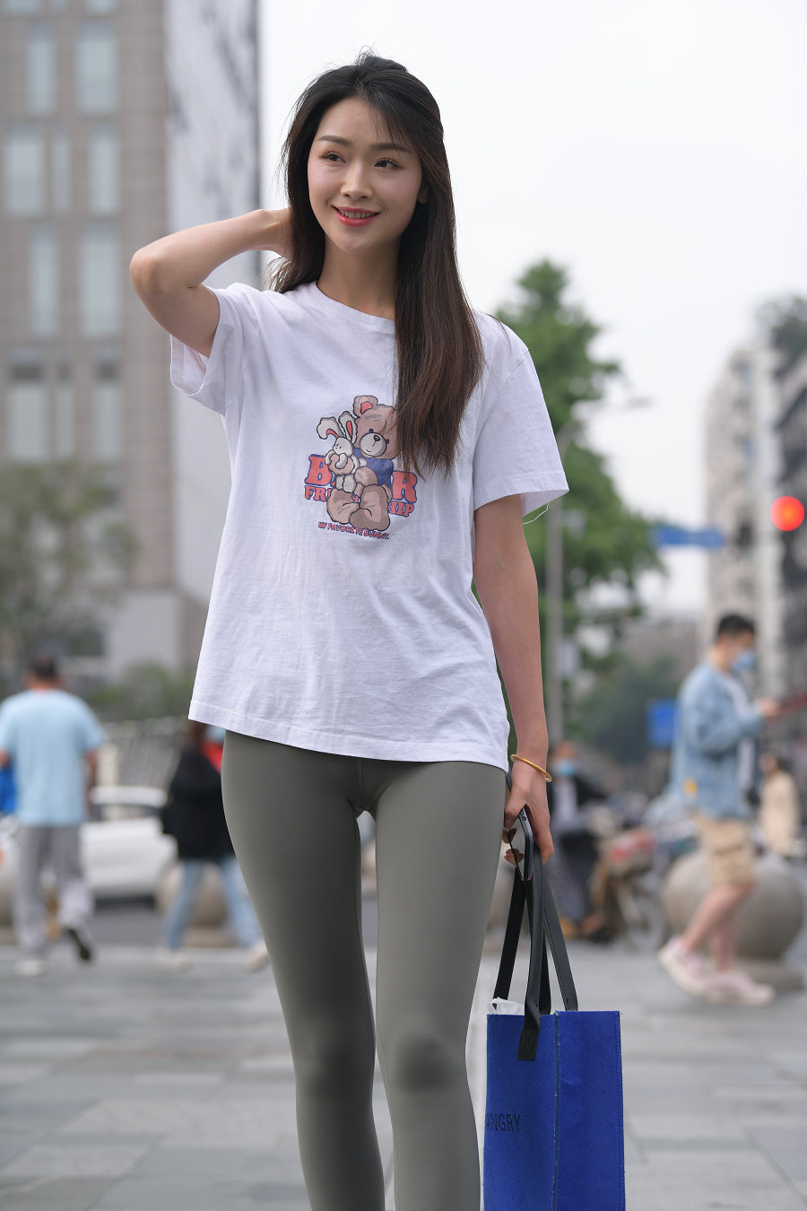 图片[1]-一身休闲装的瑜伽裤女孩J2961 709P1V-24.1GB-灰麻雀