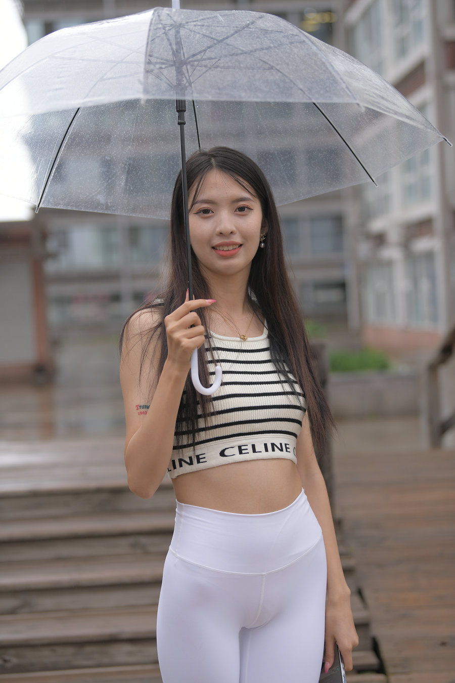 图片[1]-打伞的白色瑜伽裤女孩J2986 622P1V-22.06GB-灰麻雀