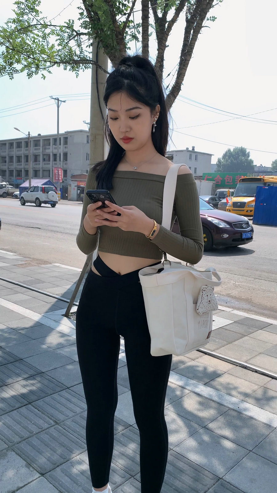 图片[1]-刚刚健身结束的高马尾瑜伽裤女孩J4111 MP4-8.97GB-灰麻雀