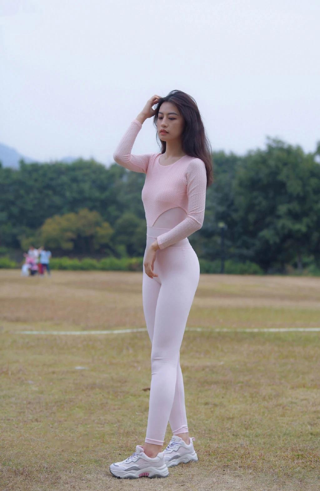 图片[1]-柔情似水的瑜伽裤姑娘 J1429 291P1V-14.6GB-灰麻雀