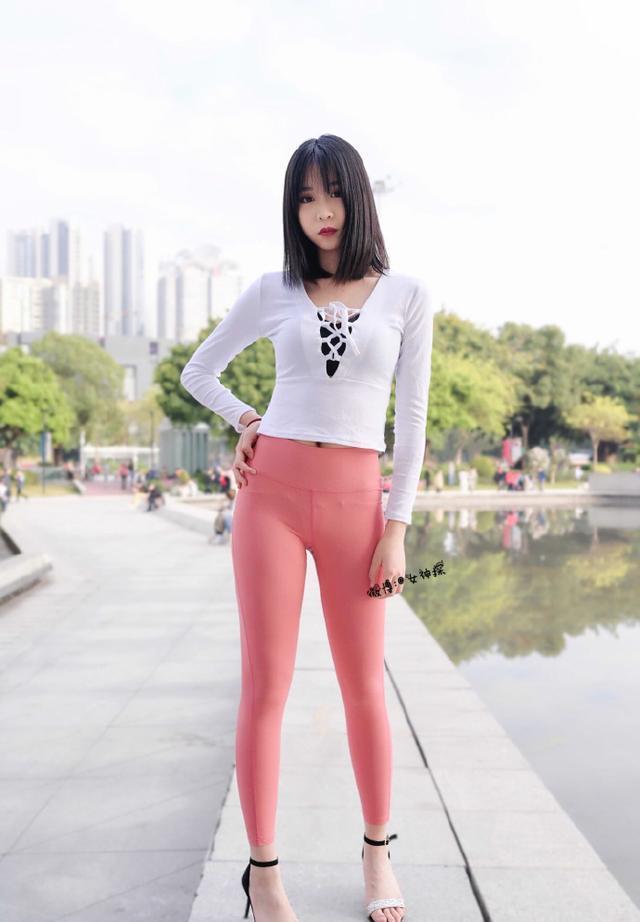 图片[2]-粉色瑜伽裤年轻女孩 J1311 417P17V-14.9GB-灰麻雀