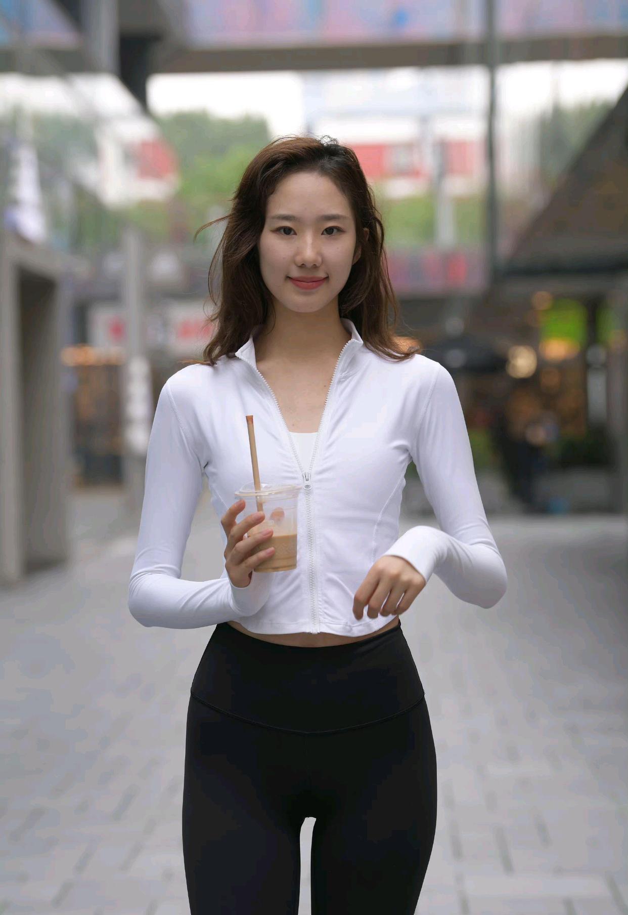 图片[2]-像刘亦菲的黑色瑜伽裤女孩J2237 340P1V-14.8GB-灰麻雀