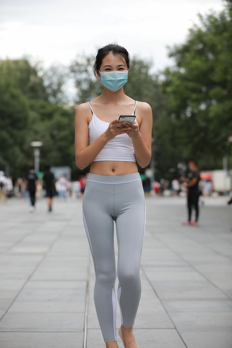 图片[4]-灰色瑜伽裤姑娘笑容超甜 J5074 180P2V-2.15GB-灰麻雀