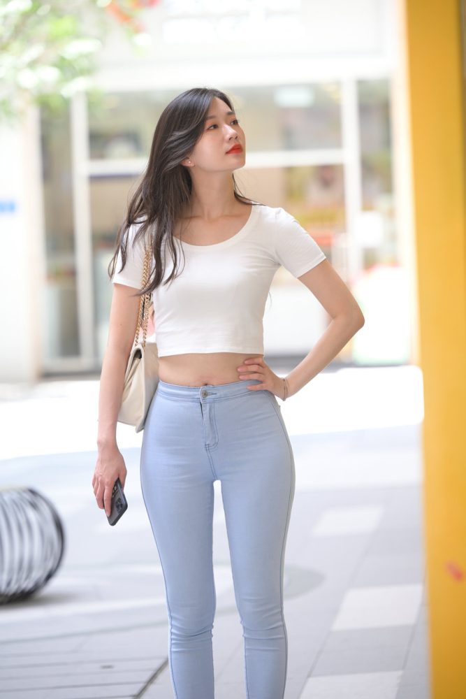 图片[2]-正在逛街的紧身牛仔裤女孩J1815 1112P1V-30.2GB-灰麻雀