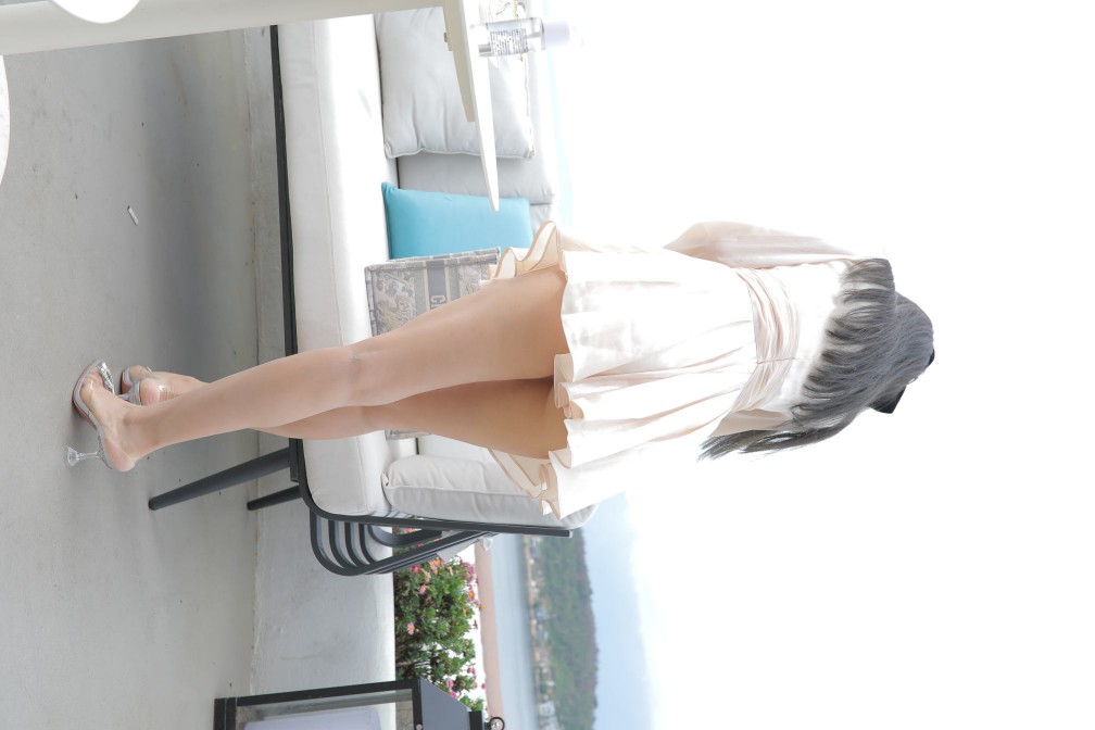 图片[3]-戴黑色蝴蝶结的长发女孩【369P】00027-灰麻雀