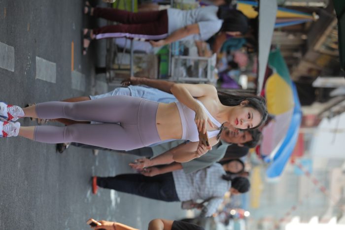 逛街的马尾辫瑜伽老师【556P】00016-灰麻雀