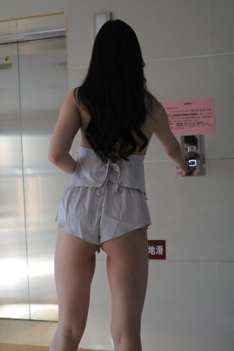图片[4]-非常有女人味的热裤姑娘【228P】0007-灰麻雀