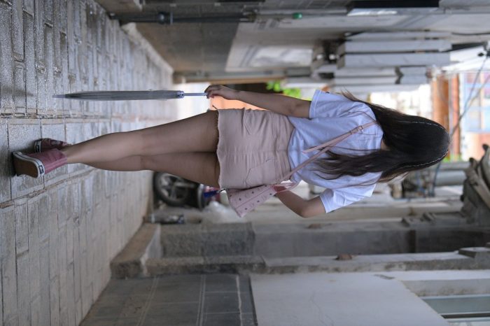 非常清纯甜美的短裙姑娘在逛街【458P】00052-灰麻雀