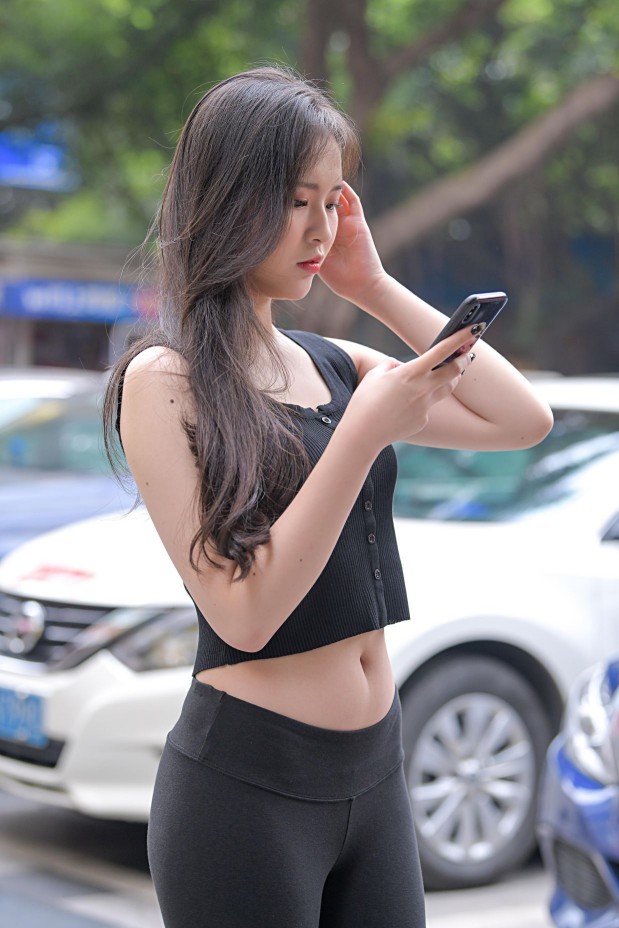 图片[5]-喝奶茶的黑色瑜伽裤长发姑娘【376P】00055-灰麻雀