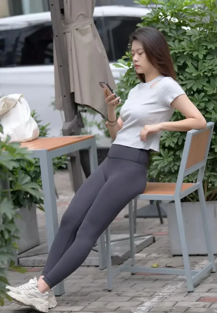 图片[4]-黑色瑜伽裤靓丽女孩J2200 905P1V-30.5GB-灰麻雀