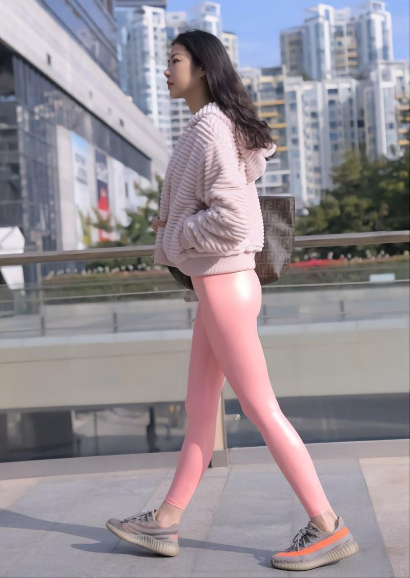 图片[2]-粉红色紧身裤的女孩 J1482 365P2V-18.1GB-灰麻雀