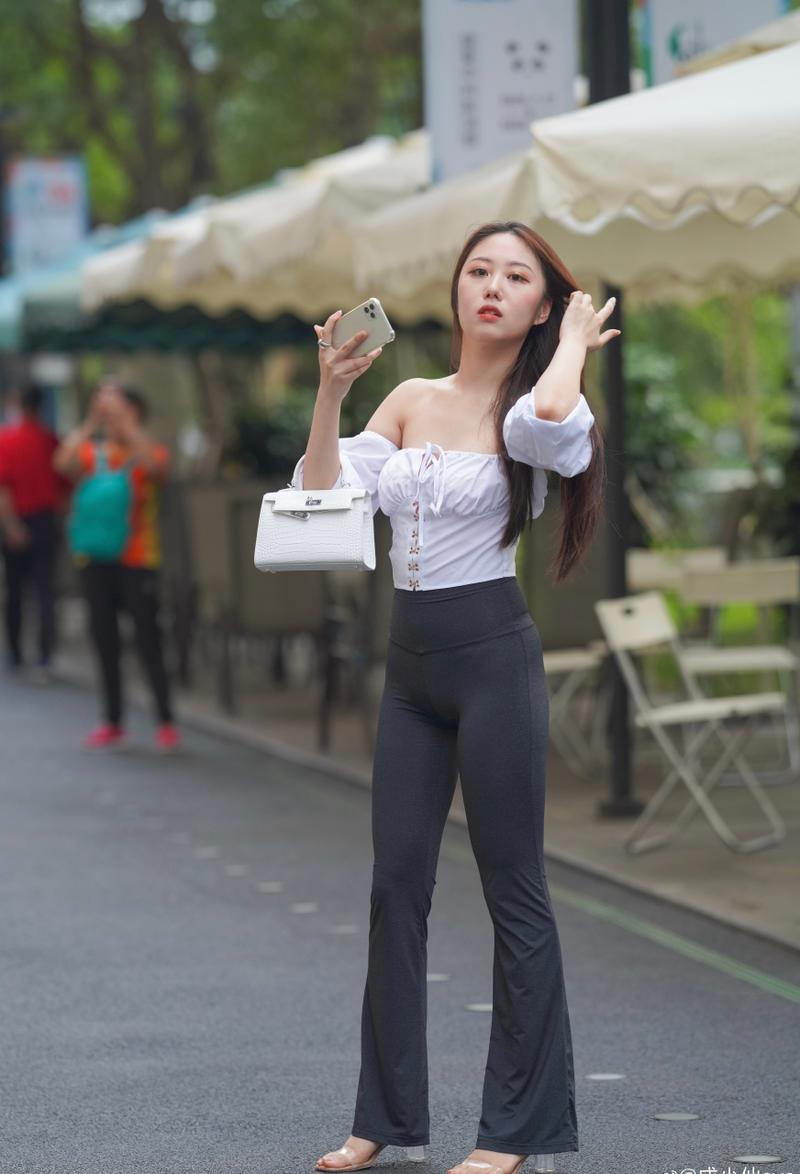 图片[2]-身材非常哇塞的瑜伽裤女孩  J1333 521P6V-21.6GB-灰麻雀