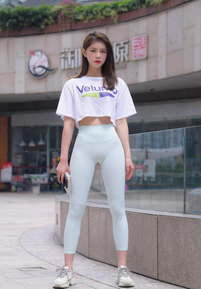 图片[1]-这个瑜伽裤女孩真的很漂亮 J1960 815P1V-28.9GB-灰麻雀