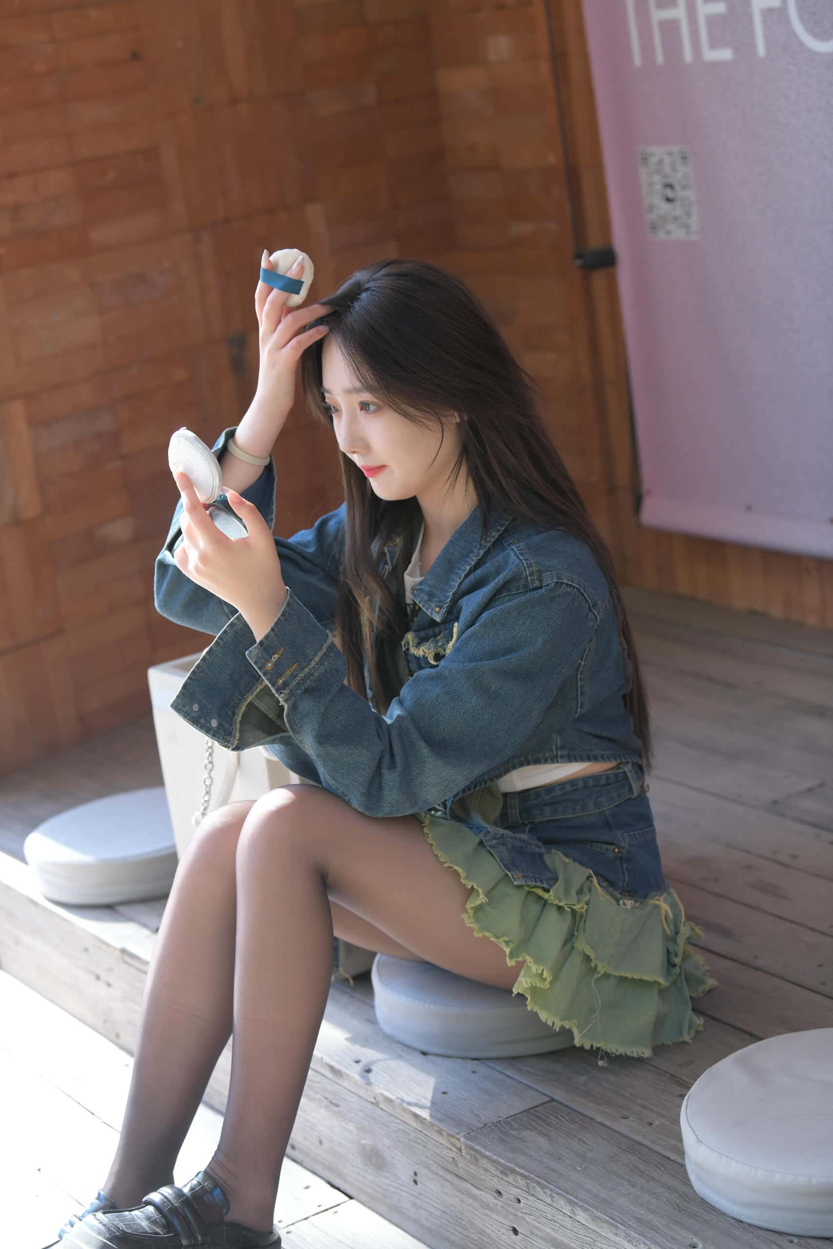 图片[1]-黑丝牛仔裙妹子，长得太标志了【750P】J3414-灰麻雀