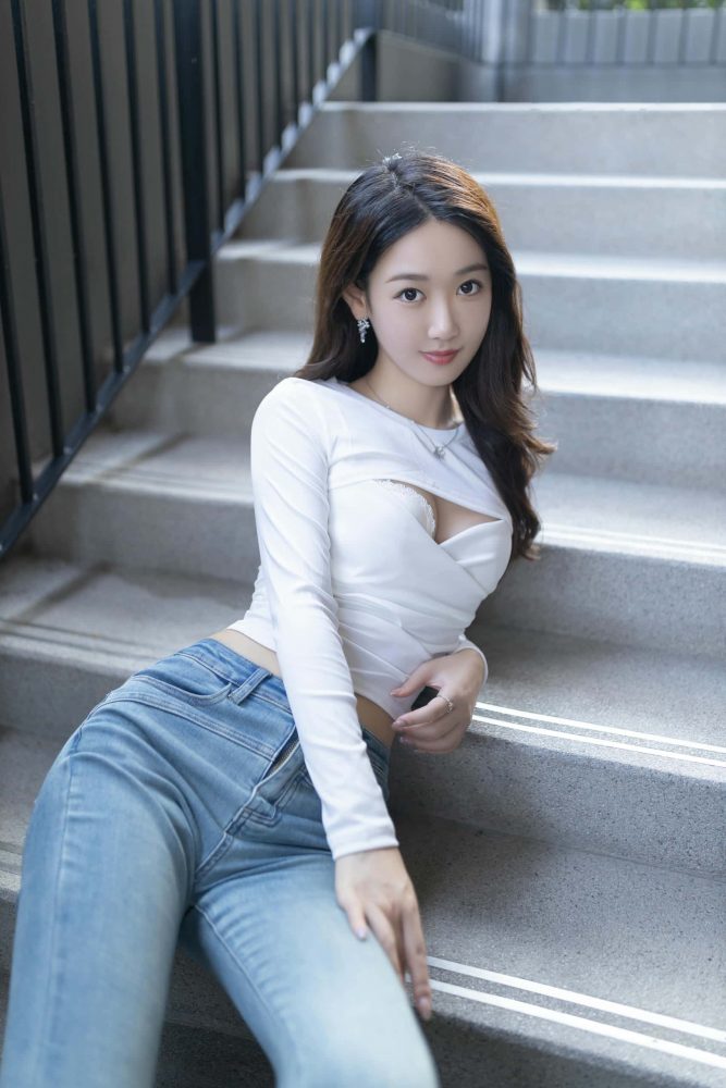 户外牛仔裤写真 【40P】P25226-灰麻雀