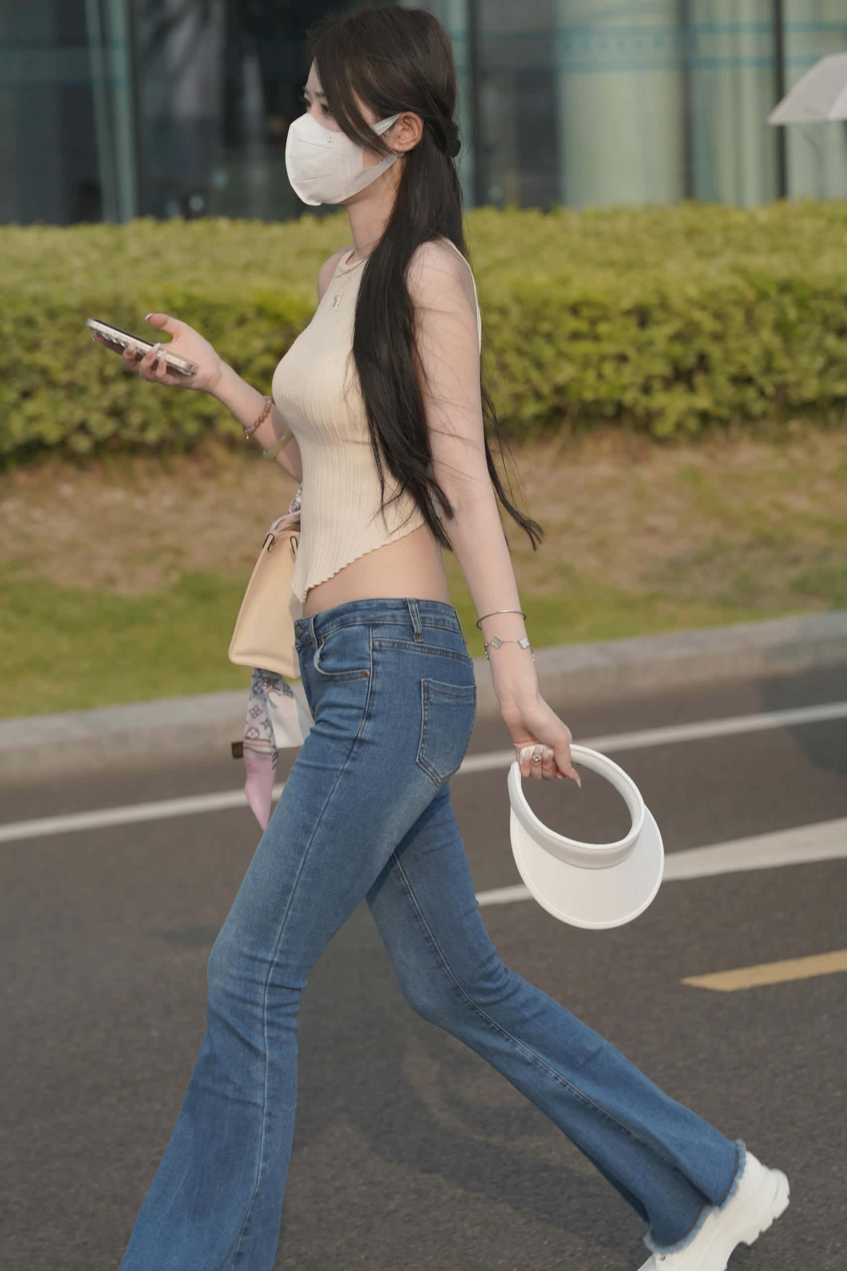 图片[1]-清纯喇叭牛仔裤女孩 【79P】J3591-灰麻雀