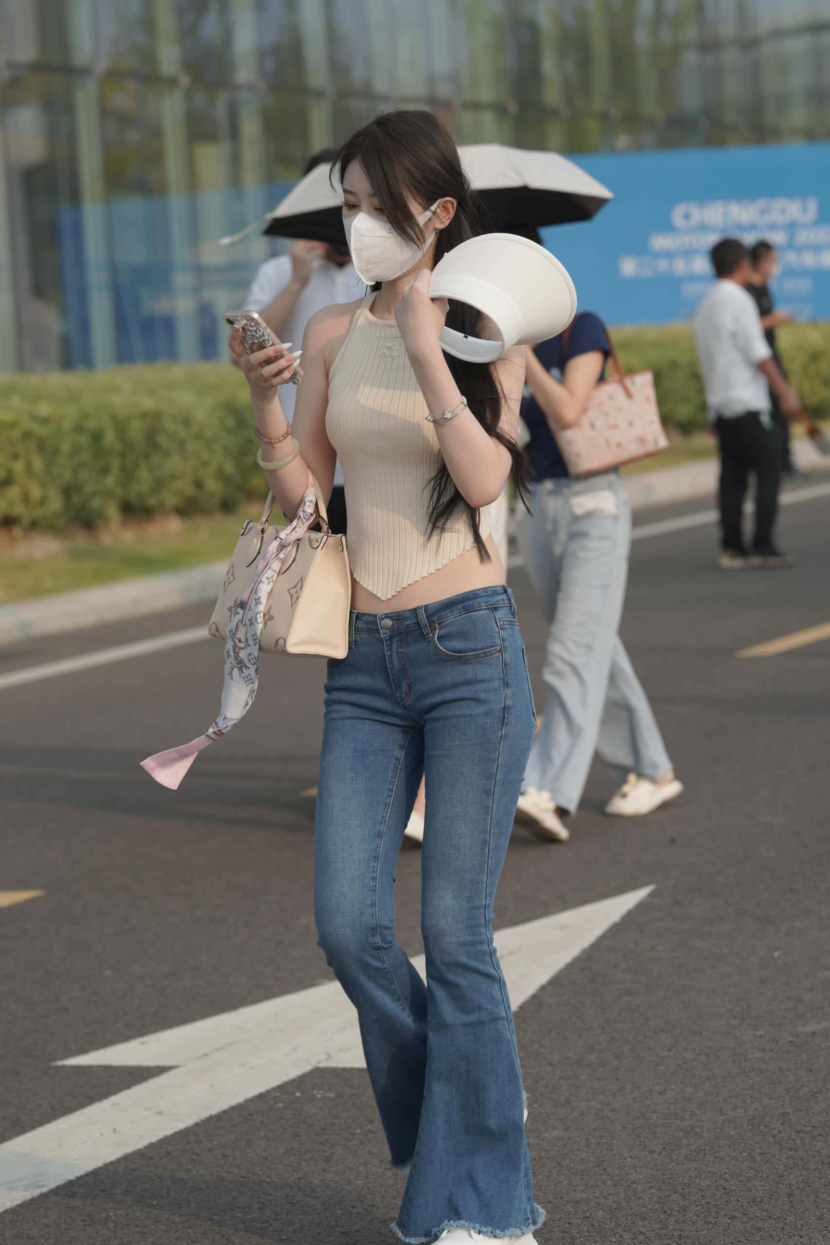 图片[2]-清纯喇叭牛仔裤女孩 【79P】J3591-灰麻雀