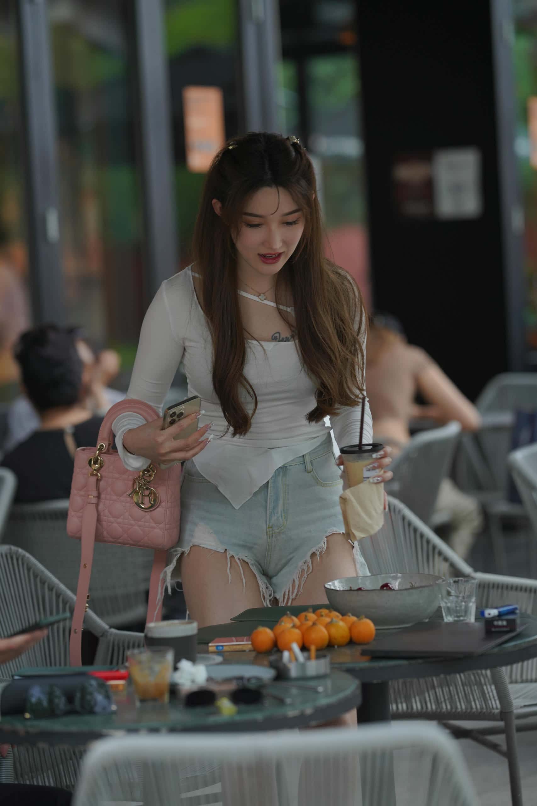 图片[5]-破洞牛仔短裤女孩【217P】J2994-灰麻雀