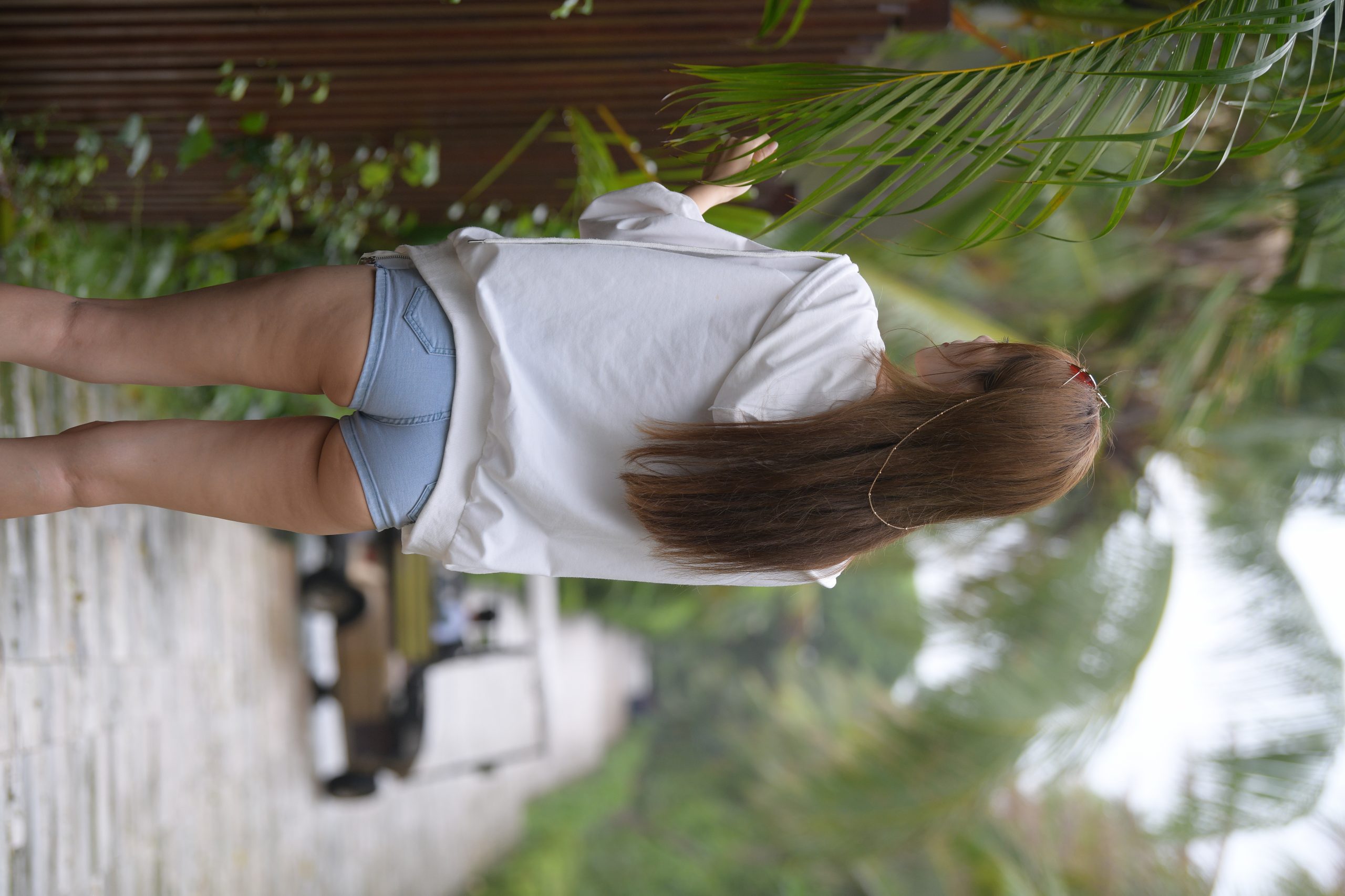 图片[3]-蕾丝低胸装逛公园的小 姐姐12.1G-灰麻雀